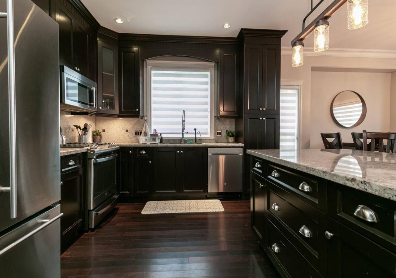 Bellamy Manor Large Home With 5Beds! In Langford Victoria Extérieur photo