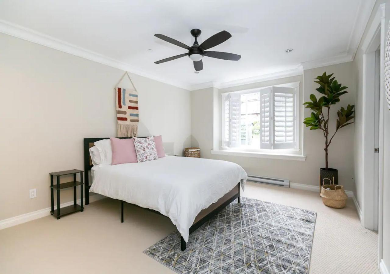 Bellamy Manor Large Home With 5Beds! In Langford Victoria Extérieur photo